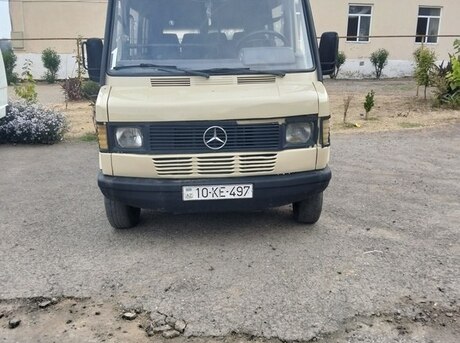 Mercedes 208 D 1990
