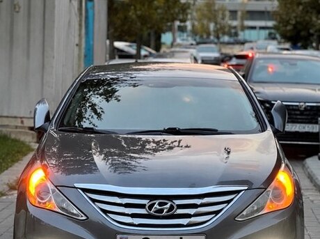 Hyundai Sonata 2011