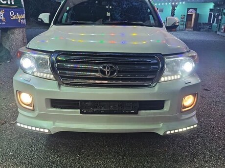 Toyota Land Cruiser 2010