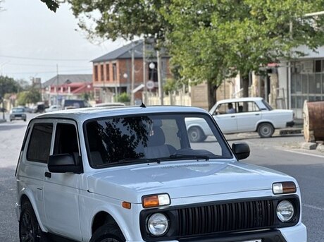 LADA (VAZ) Niva 2013