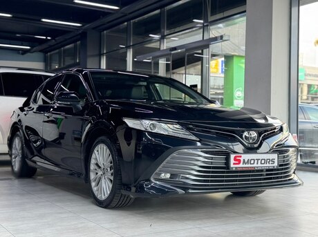 Toyota Camry 2019