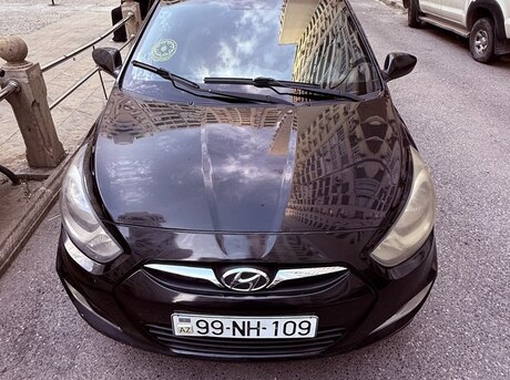 Hyundai Accent 2012