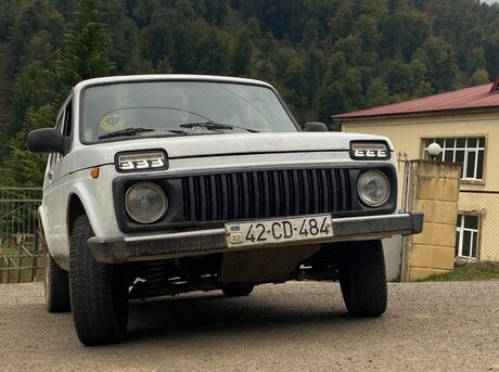 LADA (VAZ) Niva 2004