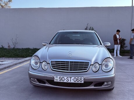 Mercedes E 240 2003
