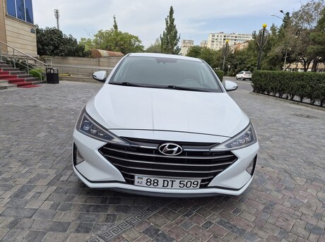 Hyundai Elantra 2019