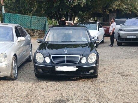 Mercedes E 220 2003