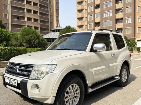Mitsubishi Pajero 2011