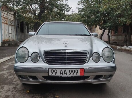 Mercedes E 240 2000