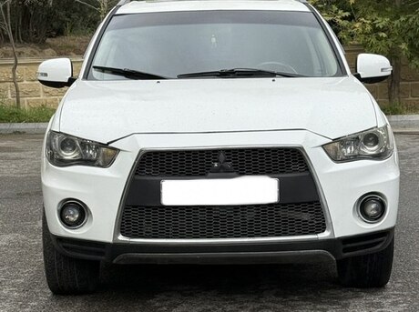 Mitsubishi Outlander 2011