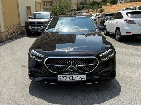 Mercedes E 300 e 2023
