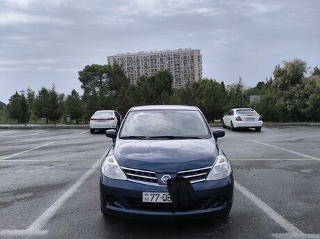 Nissan Tiida 2010
