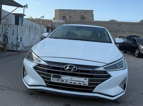 Hyundai Elantra 2020