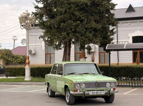 LADA (VAZ) 2103 1983