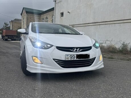 Hyundai Elantra 2011