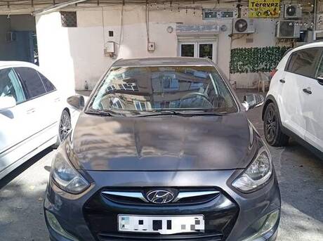 Hyundai Accent 2012