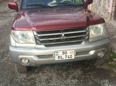 Mitsubishi Pajero io 2003