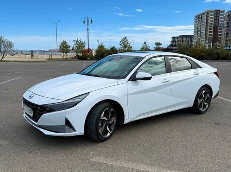 Hyundai Elantra 2022