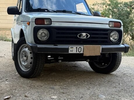 LADA (VAZ) Niva 2004