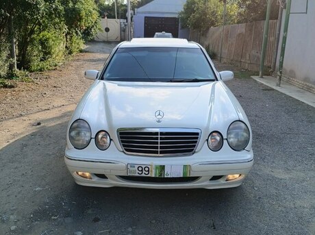 Mercedes E 220 2000