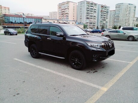 Toyota Land Cruiser Prado 2022