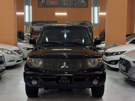 Mitsubishi Pajero io 2004