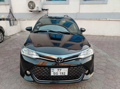 Toyota Corolla Fielder 2015