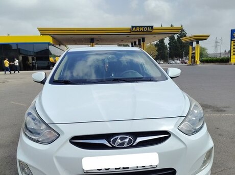 Hyundai Accent 2011