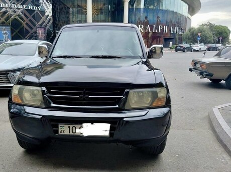 Mitsubishi Pajero 2002