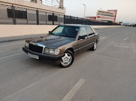 Mercedes 190 1990