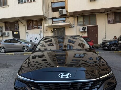 Hyundai Elantra 2025