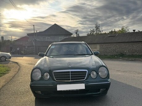 Mercedes E 220 2000