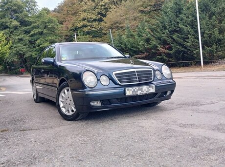 Mercedes E 220 2000