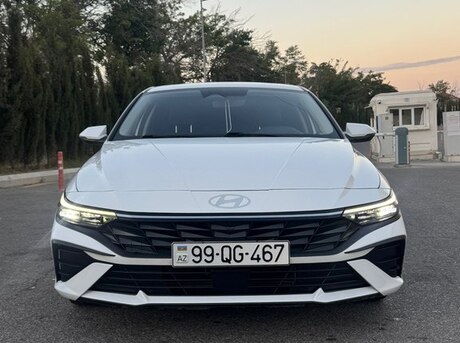 Hyundai Elantra 2024