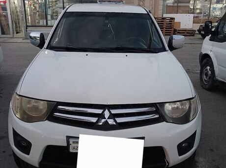Mitsubishi L200 2012