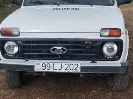 LADA (VAZ) Niva 2011