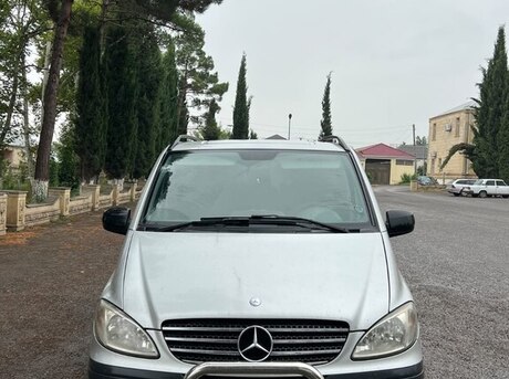 Mercedes  2010