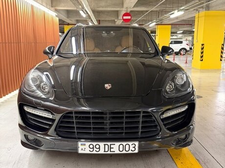 Porsche Cayenne GTS 2012