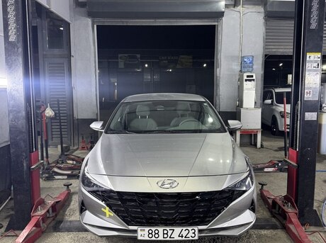 Hyundai Elantra 2022