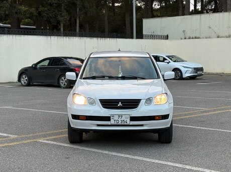 Mitsubishi Airtrek 2001