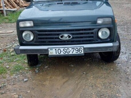 LADA (VAZ) Niva 2004