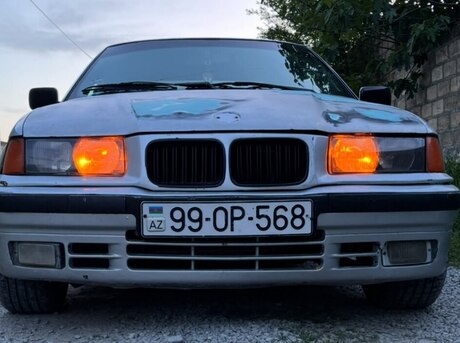 BMW 318 1992