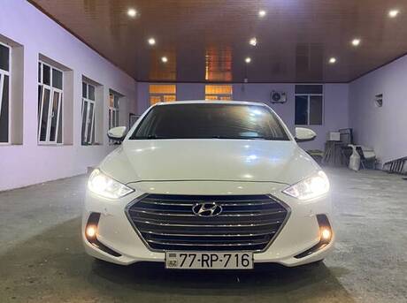Hyundai Elantra 2016