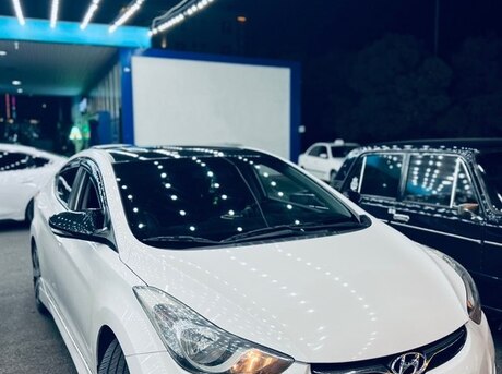 Hyundai Elantra 2012