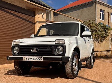 LADA (VAZ) Niva 2012
