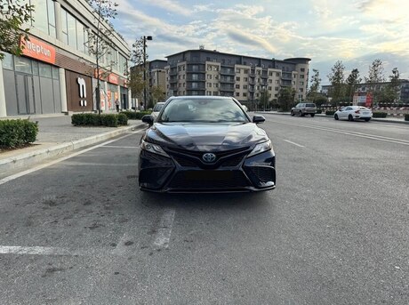 Toyota Camry 2021