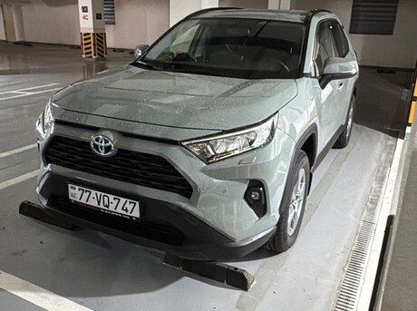 Toyota RAV4 2025