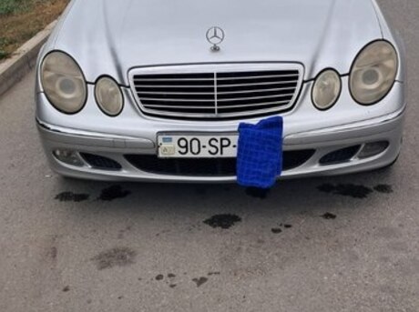 Mercedes E 200 2004