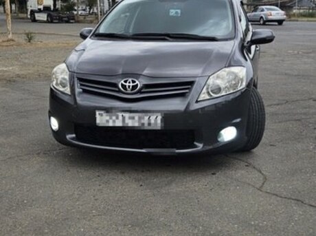 Toyota Auris 2011
