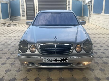 Mercedes E 220 2000