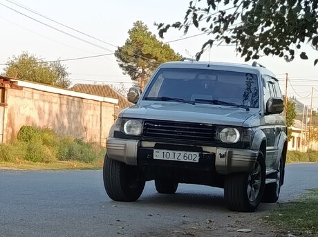 Mitsubishi Pajero 1991